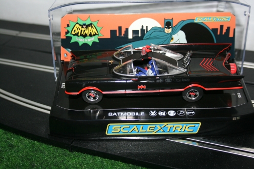 Scalextric 1:32 Batmobile 1966 TV Series Artikelnummer: C4175