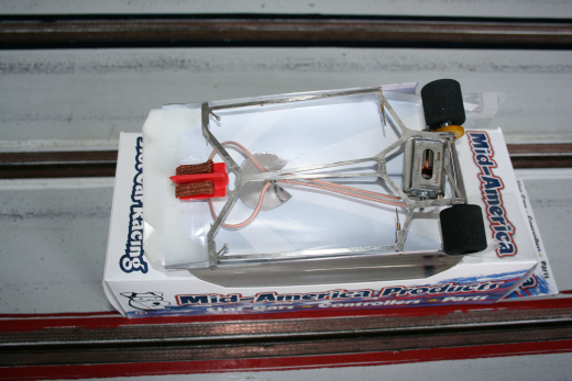 MID-America 1:24 Wing Car Kompletfahrzeug Phoenix Motor MID 310