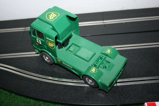SCX: Mercedes Truck BP gebraucht Artnr. 83640
