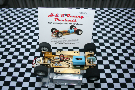 Verstellbares Chassis H&R mit oval gelochten Alufelgen Moosgummireifen und 40.000 U/Min Motor Artnr. HRC04