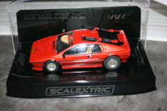 Scalextric Lotus Esprit Turbo James Bond C4301