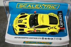 1:32 Scalextric Aston Martin Vantage GT3 Penny Homes Racing Artnr.C4446